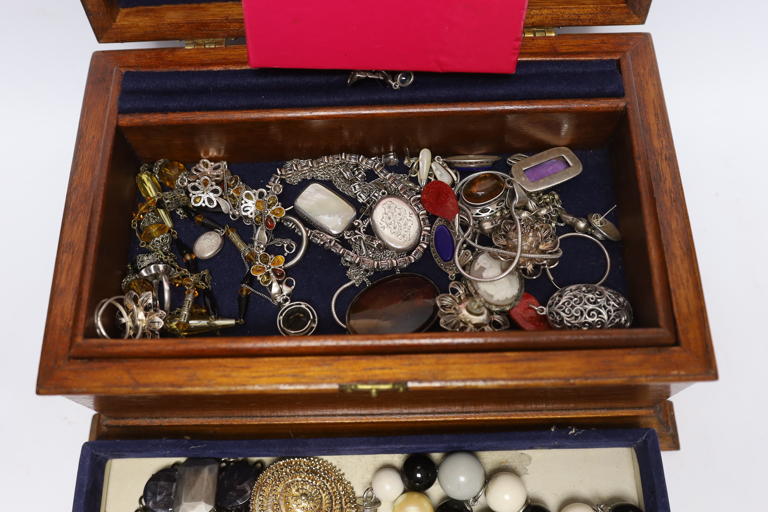 A quantity of assorted mainly costume including Butler & Wilson and other jewellery, etc. including 925 and silver.